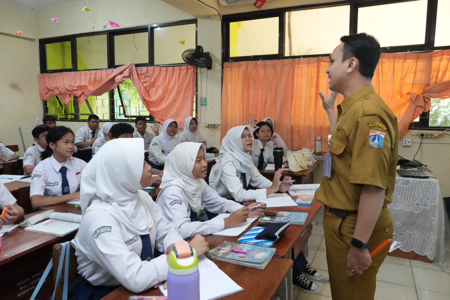 mulai-2027-pemerintah-buka-jalan-lebih-jelas-bagi-karier-guru-pppk