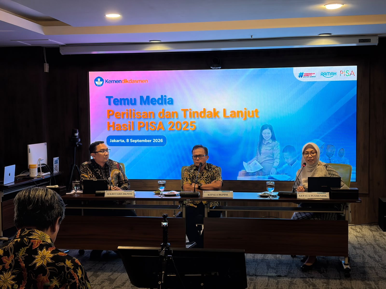 pisa-2025-nilai-literasi-dan-sains-naik-akses-pendidikan-melonjak-90-persen